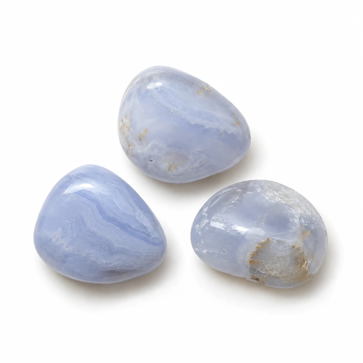 Lichtblauwe of grijsblauwe chalcedoon knuffelsteen