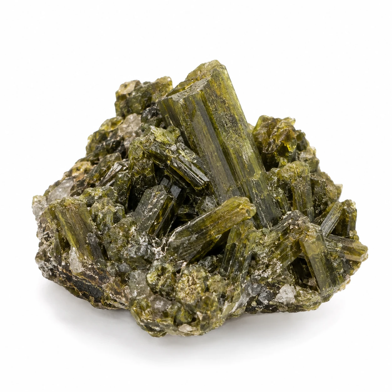 Groene epidoot knuffelsteen of kristalgroep
