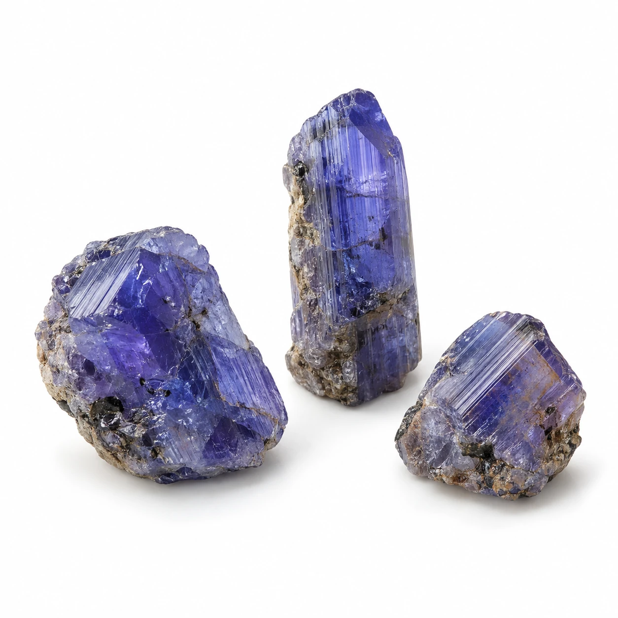 Blauw-violette tanzaniet, ruw of geslepen